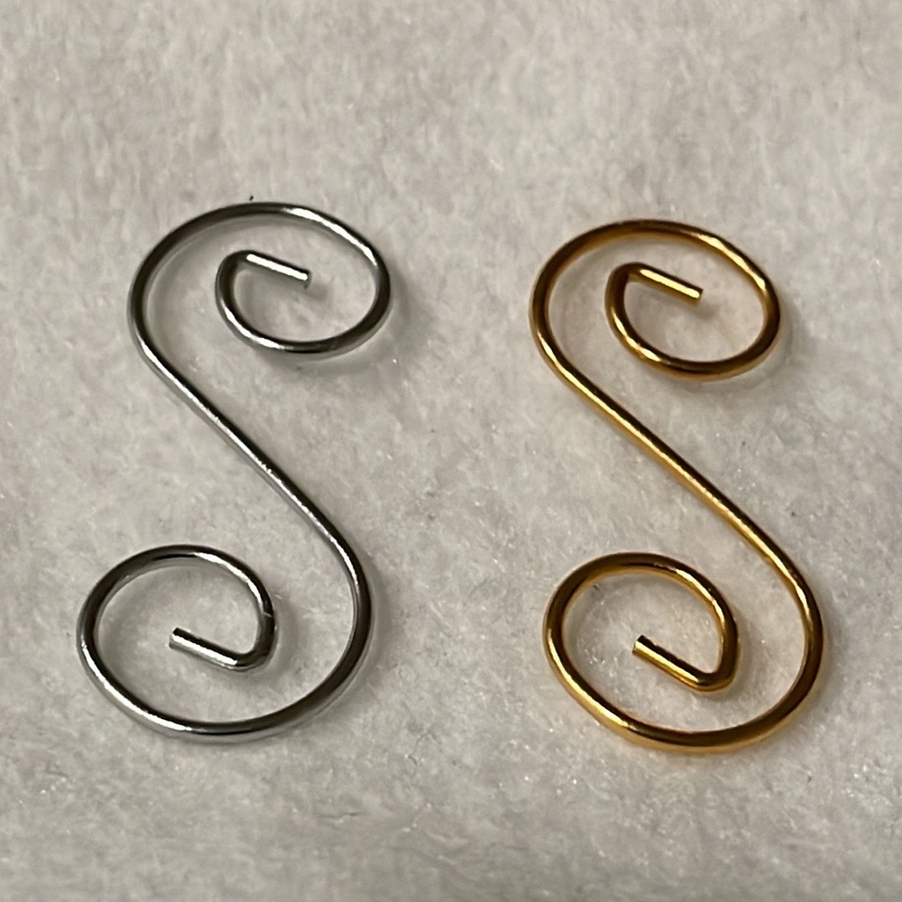 White OR Gold Stylized S-Hook Design
Clasp Extender$15 Each 🌸 NWOT🌸